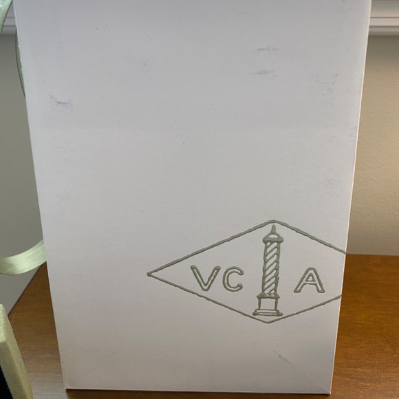 Van Cleef and Arpels packaging lot listing 5 - Picture 3 of 6